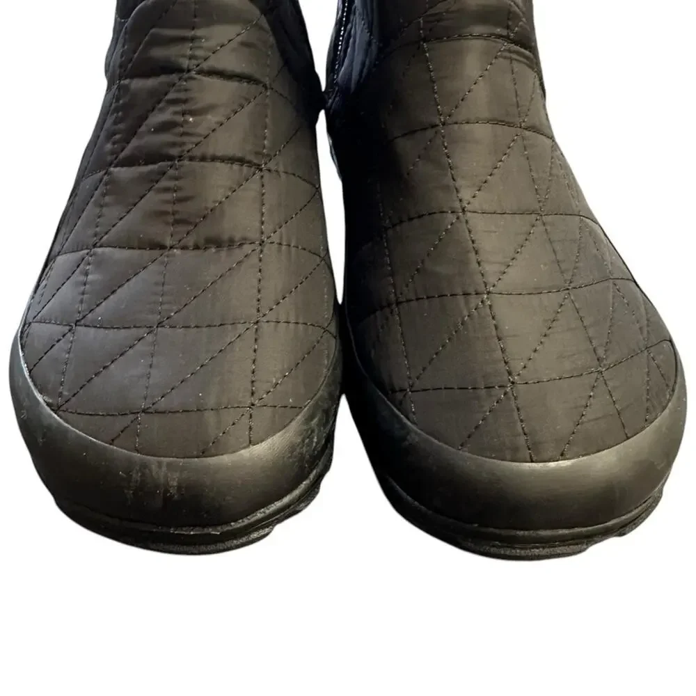 BOGS Snowday ll Black Quilted Short Boots Waterproof Size 7